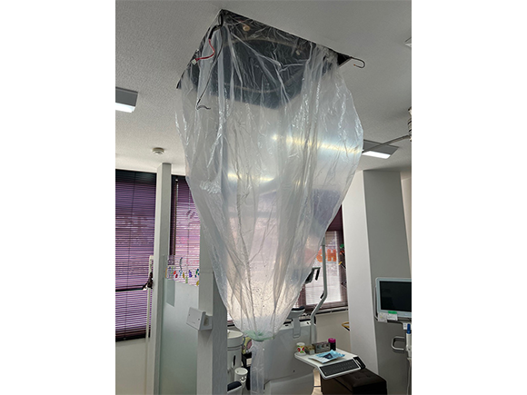 本日、クリニックのエアコンのクリーニングを行いました!